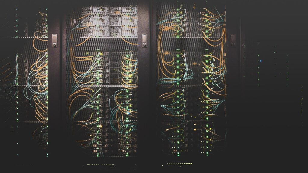 Rak server pusat data sebagai ilustrasi infrastructure as code dengan Terraform